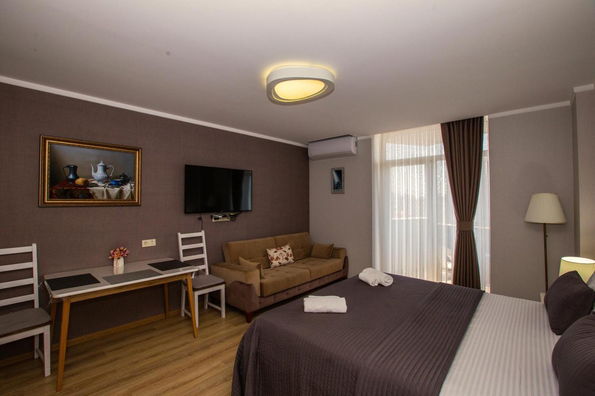 Panorama Sea Tower Aparthotel บาทูมิ ภายนอก รูปภาพ