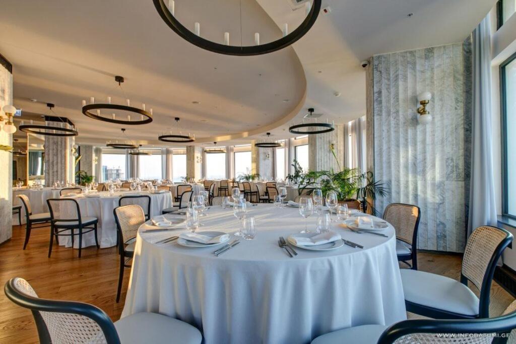 Panorama Sea Tower Aparthotel บาทูมิ ภายนอก รูปภาพ