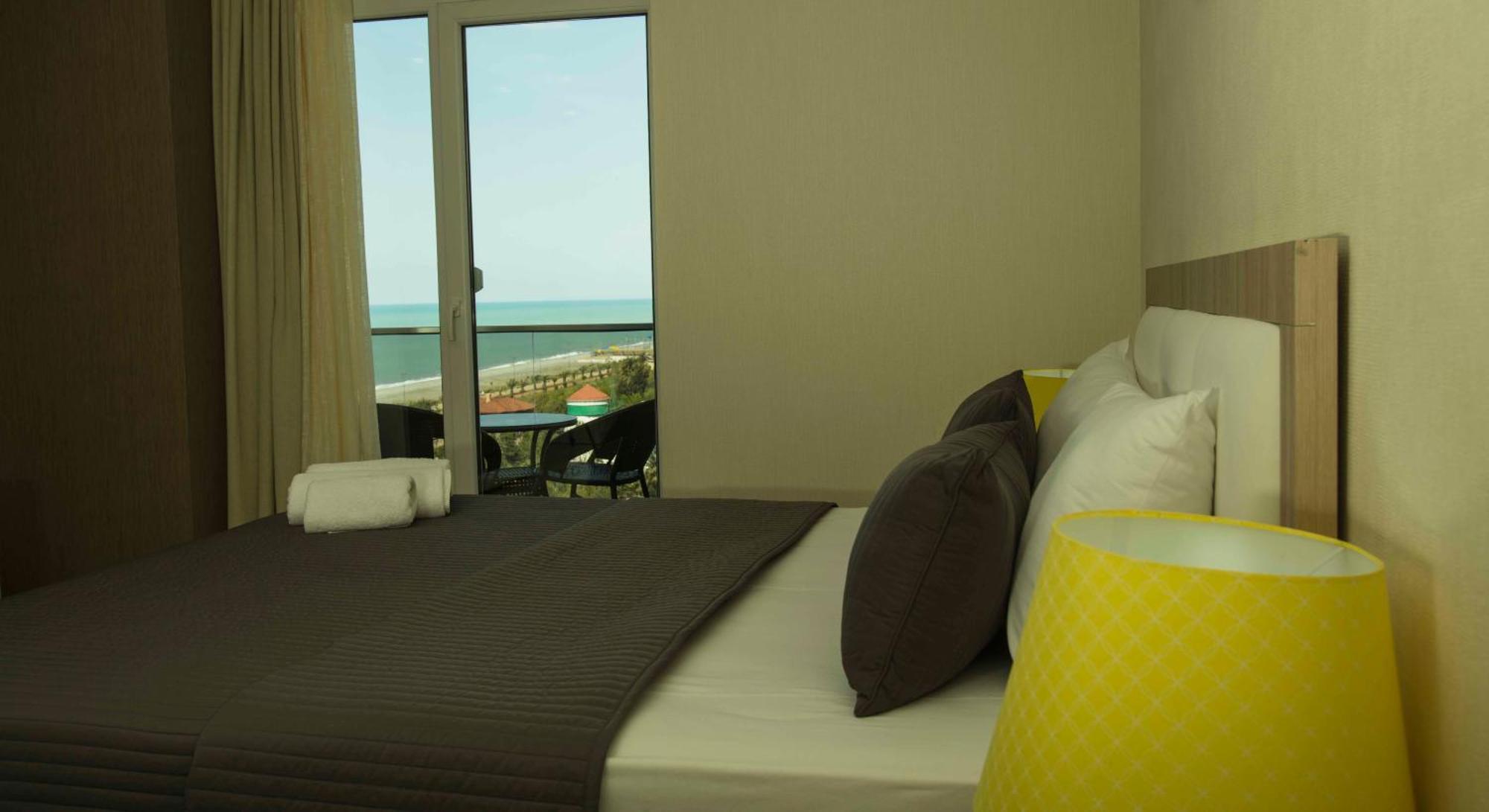 Panorama Sea Tower Aparthotel บาทูมิ ภายนอก รูปภาพ