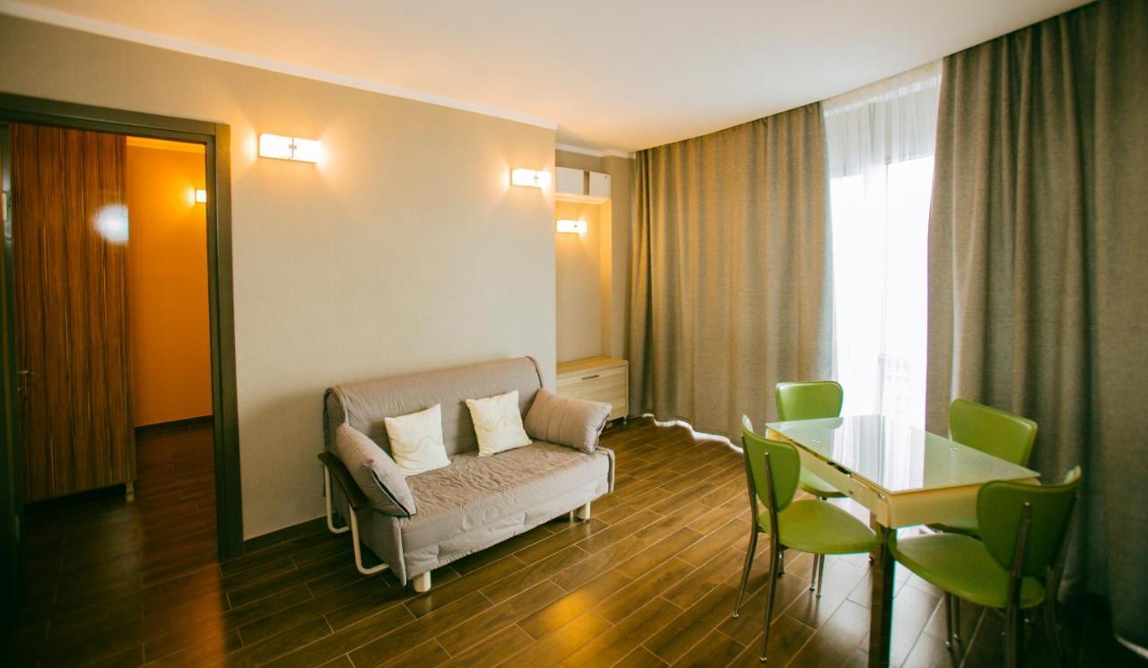 Panorama Sea Tower Aparthotel บาทูมิ ภายนอก รูปภาพ